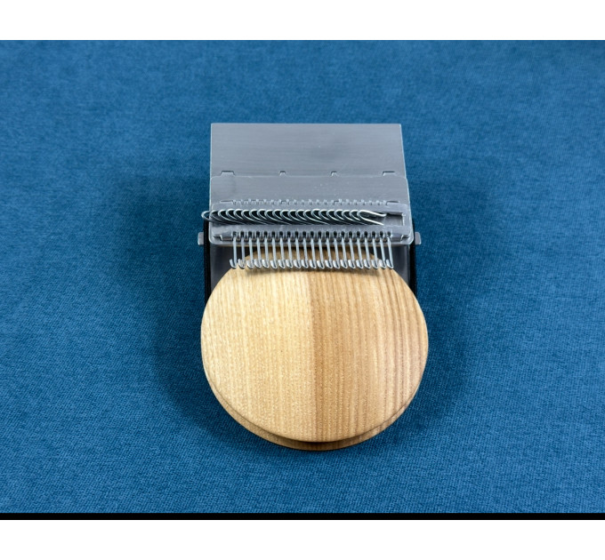 Speedweve Darning Loom Kit – Darner loom with 21 hooks
